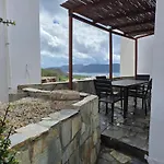 Spitaki Milos Feriehus Trypití