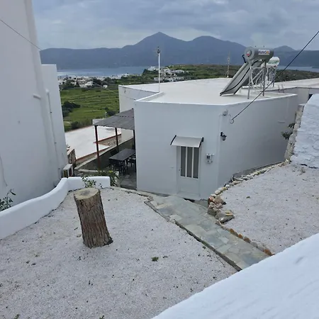 Spitaki Milos Tripiti