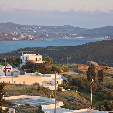 Spitaki Milos Holiday home Tripiti